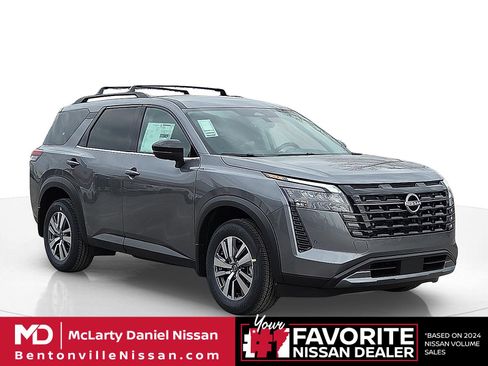 New 2026 Nissan Pathfinder SL image 1
