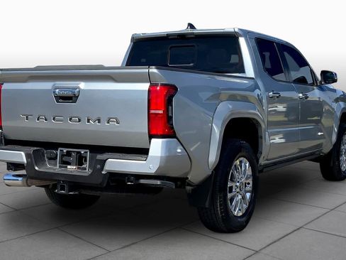 Used 2025 Toyota Tacoma Limited image 13