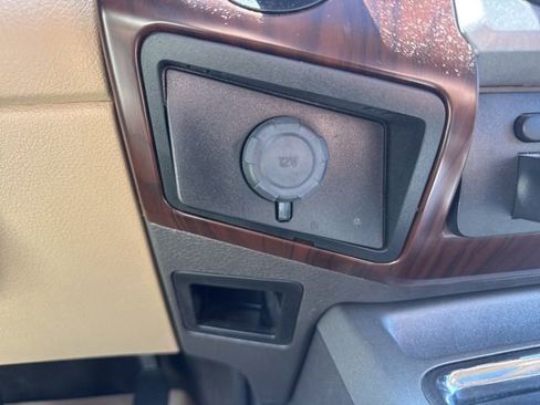 Used 2016 Ford F250 Lariat w/ Lariat Ultimate Package AWD/4WD image 38