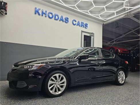 Used 2018 Acura ILX FWD image 2