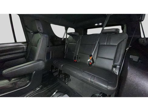 Used 2021 Chevrolet Suburban RST w/ Luxury Package AWD/4WD image 17