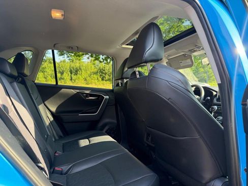 Used 2019 Toyota RAV4 Adventure AWD/4WD image 10