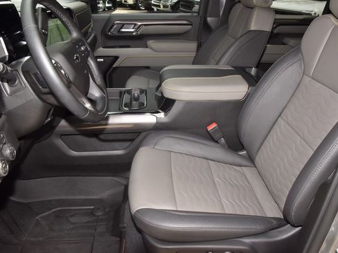 Used 2026 Chevrolet Silverado 2500 ZR2 AWD/4WD image 13