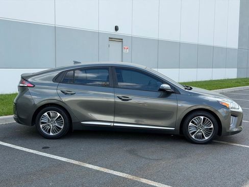 Used 2020 Hyundai Ioniq SE FWD image 4