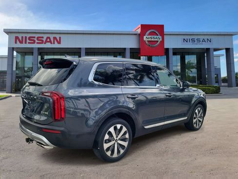Used 2021 Kia Telluride EX w/ EX Premium Package FWD image 4