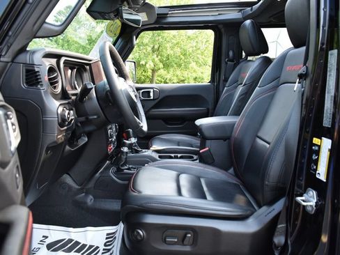 Used 2025 Jeep Wrangler Unlimited Rubicon AWD/4WD image 16