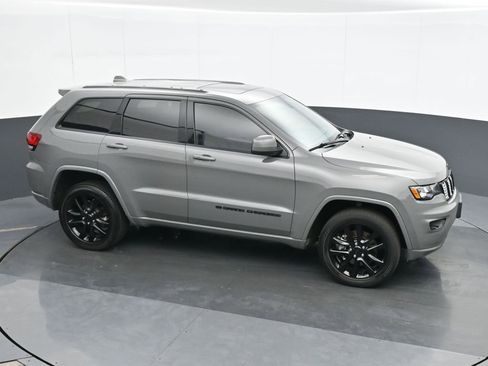 Used 2022 Jeep Grand Cherokee Laredo X image 23