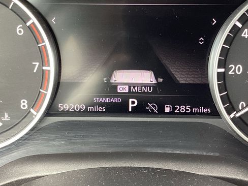 Used 2024 Nissan Rogue SV image 3