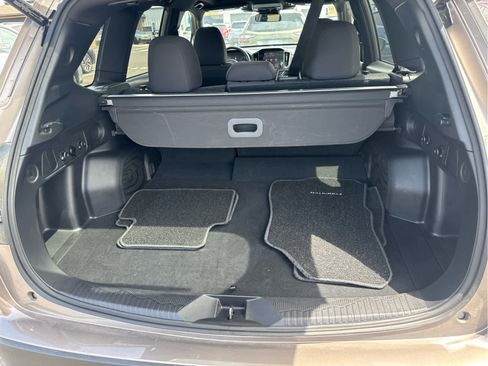 Used 2025 Subaru Forester Premium AWD/4WD image 9