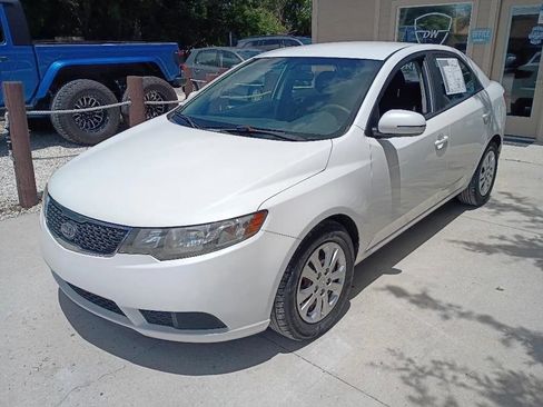 Used 2011 Kia Forte EX FWD image 1