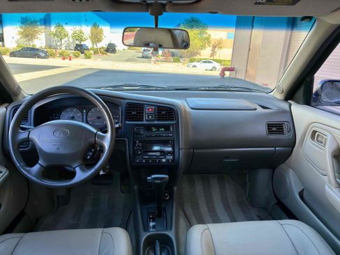 Used 1999 INFINITI G20 FWD image 15