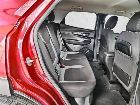 Used 2025 Chevrolet TrailBlazer LT FWD image 18