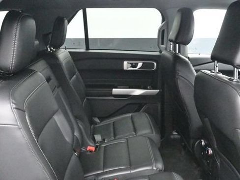 Used 2023 Ford Explorer XLT w/ Equipment Group 202A AWD/4WD image 12