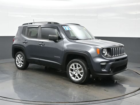 Used 2022 Jeep Renegade Latitude AWD/4WD image 11