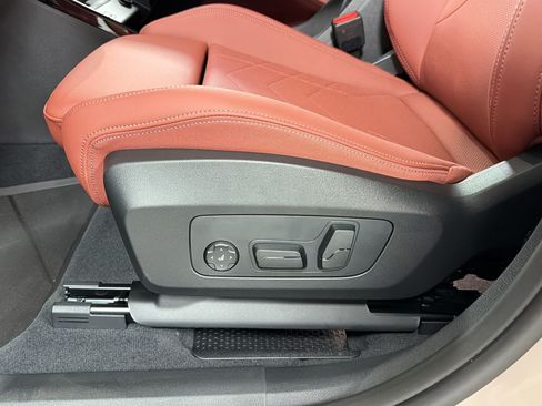 New 2026 BMW X2 xDrive28i w/ Technology Package AWD/4WD image 13