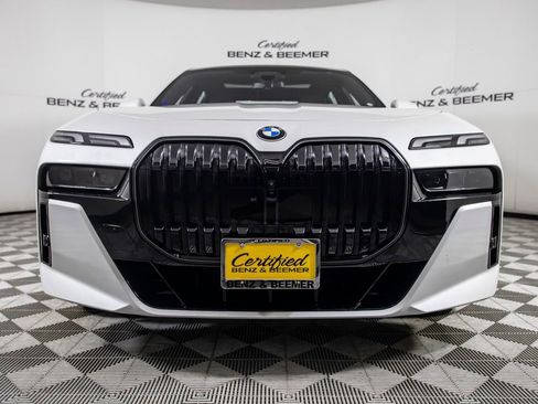 Used 2025 BMW 760i xDrive w/ Executive Package AWD/4WD image 5