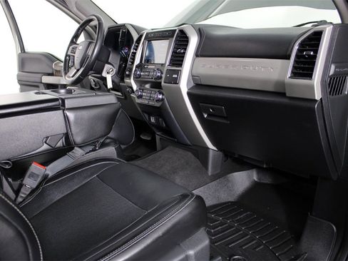 Used 2019 Ford F350 Lariat w/ Chrome Package image 38