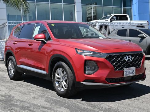 Used 2020 Hyundai Santa Fe SE FWD image 2