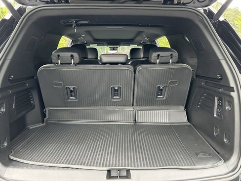 Used 2024 Chevrolet Traverse RS w/ LPO, Floor Liner Package image 44