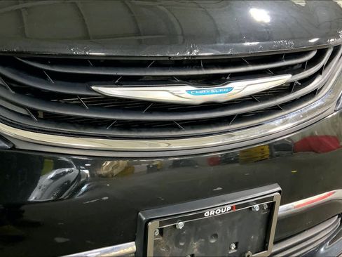 Used 2019 Chrysler Pacifica Touring Plus w/ Cold Weather Group image 29