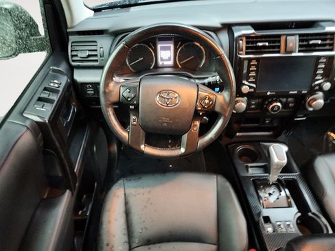 Used 2024 Toyota 4Runner TRD Off-Road Premium w/ Off Road Premium Plus Package AWD/4WD image 10