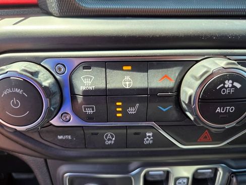 Used 2021 Jeep Wrangler Unlimited Rubicon AWD/4WD image 28