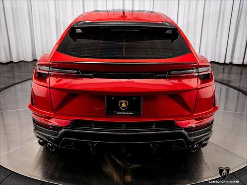 Used 2023 Lamborghini Urus Performante AWD/4WD image 13