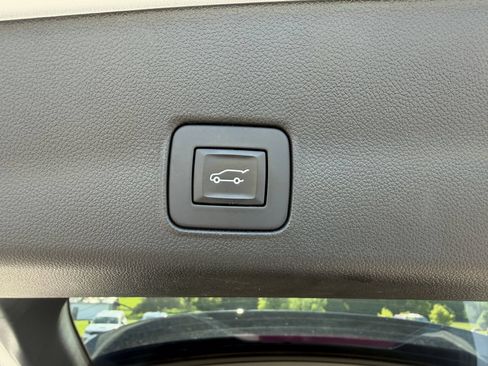 Used 2024 Chevrolet TrailBlazer RS w/ Convenience Package AWD/4WD image 12