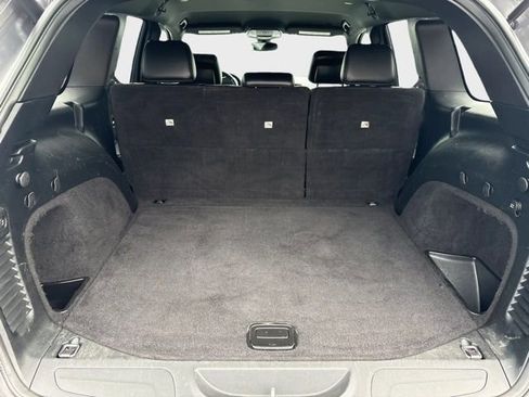 Used 2018 Jeep Grand Cherokee Altitude image 14