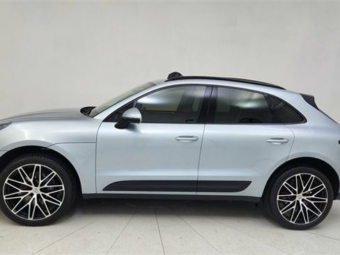 Used 2024 Porsche Macan w/ Premium Plus Package image 10