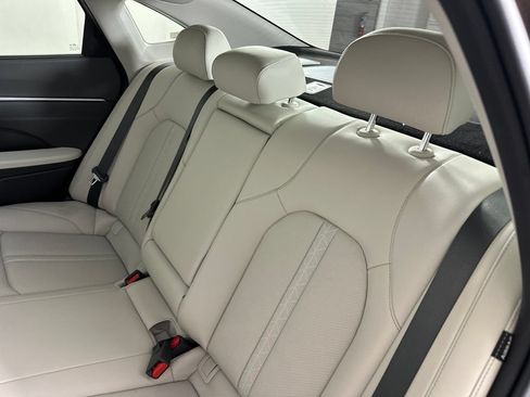 Used 2025 Hyundai Sonata Limited FWD image 29