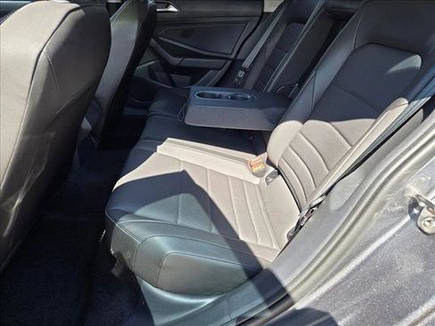 Used 2023 Volkswagen Jetta SE image 17