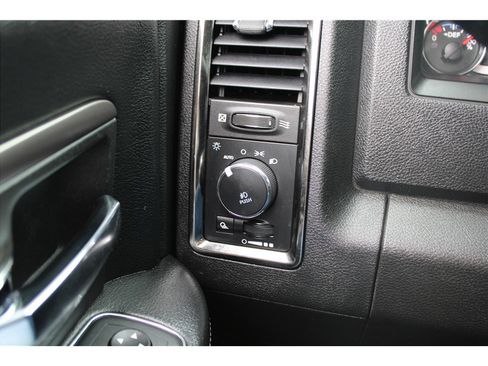 Used 2018 RAM 2500 Laramie w/ Sport Appearance Group image 18