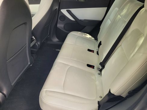 Used 2021 Tesla Model Y Long Range AWD/4WD image 10