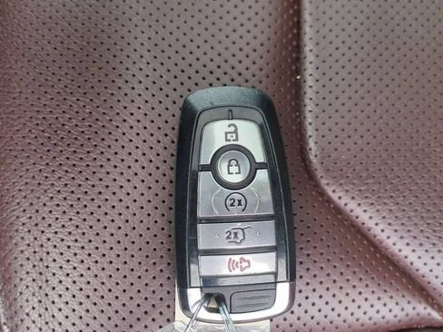 Used 2024 Ford Expedition Limited AWD/4WD image 35