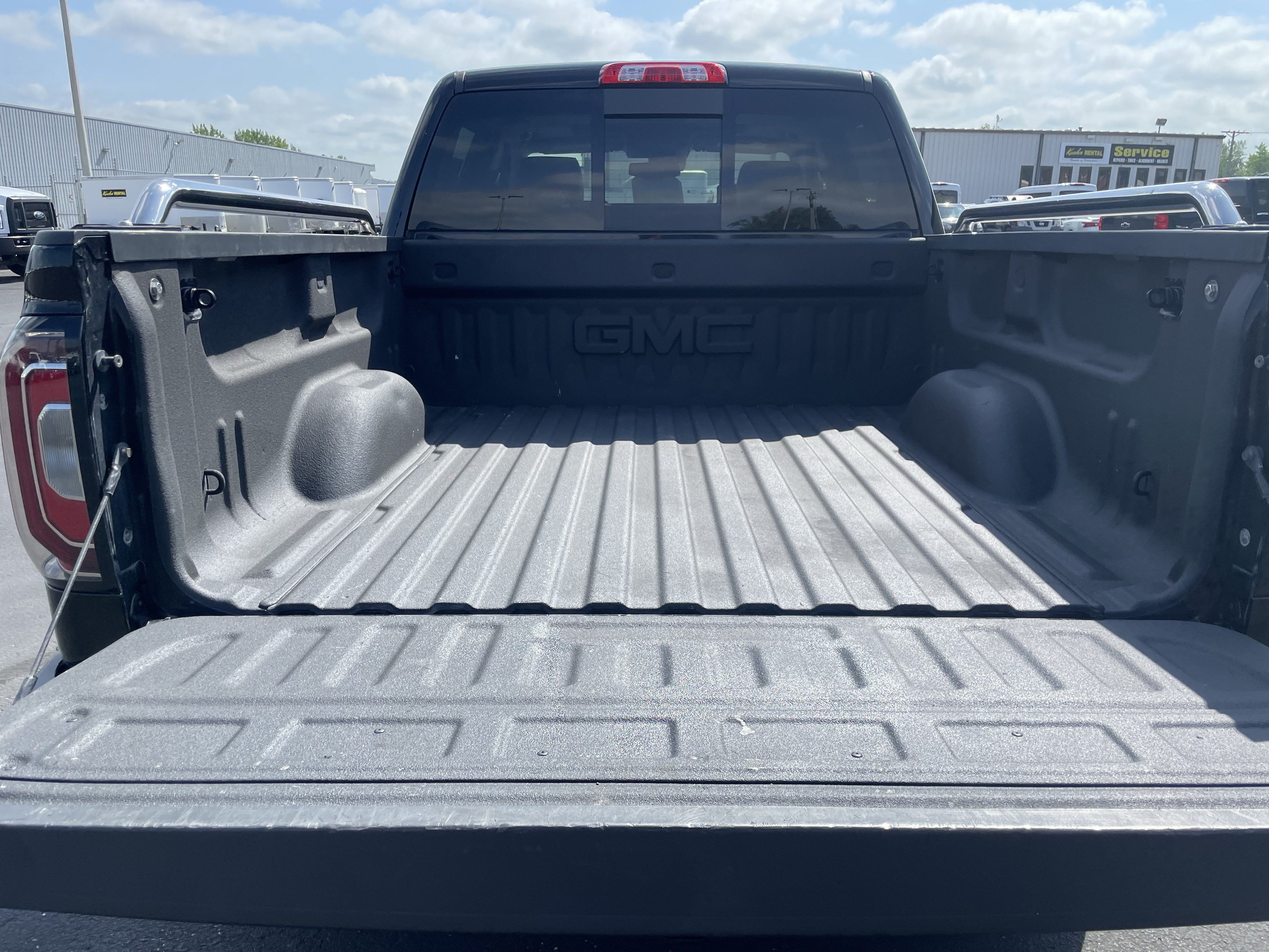 Used 2017 GMC Sierra 1500 SLT AWD/4WD image 17