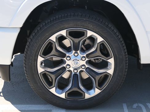 Used 2022 RAM 1500 Limited w/ Body Color Bumper Group AWD/4WD image 12