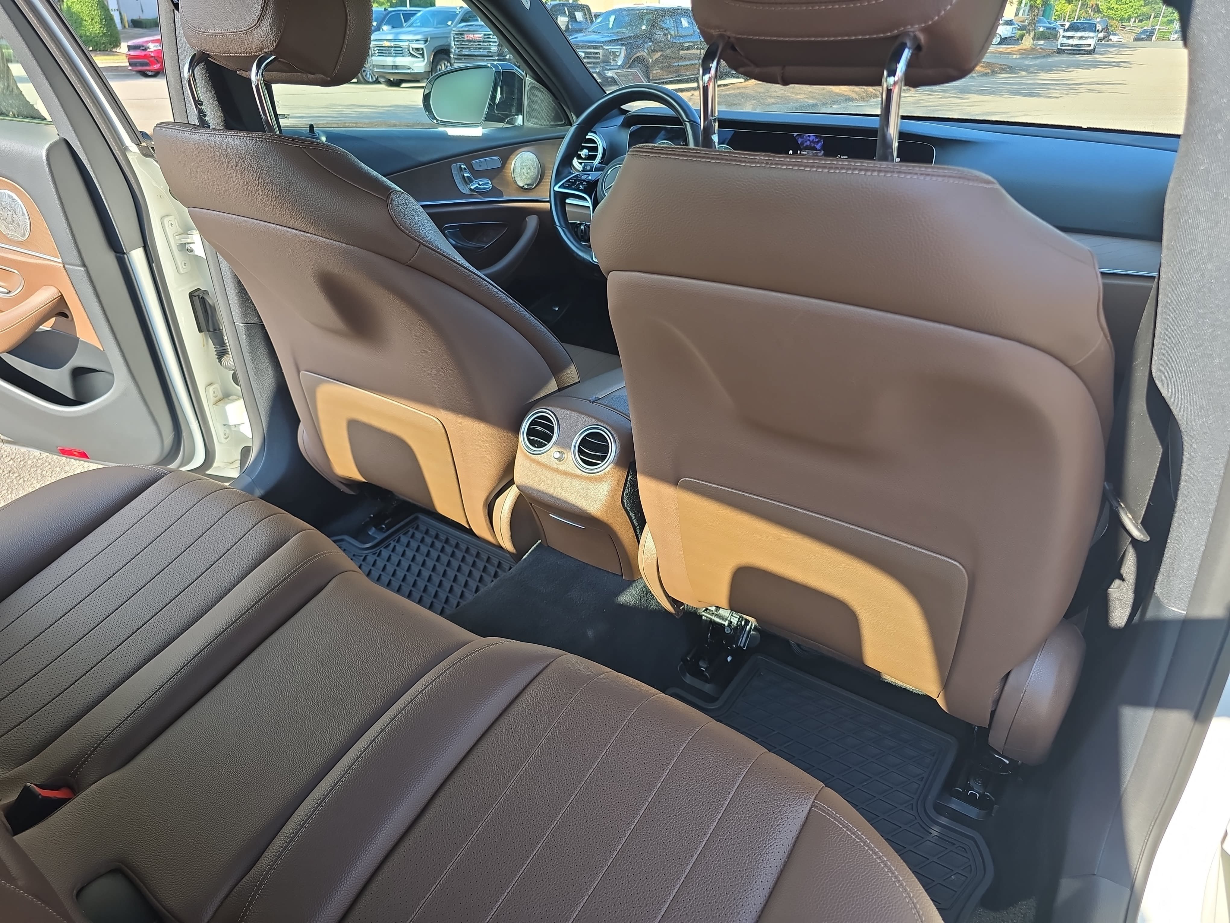 Used 2022 Mercedes-Benz E 350 Sedan image 11