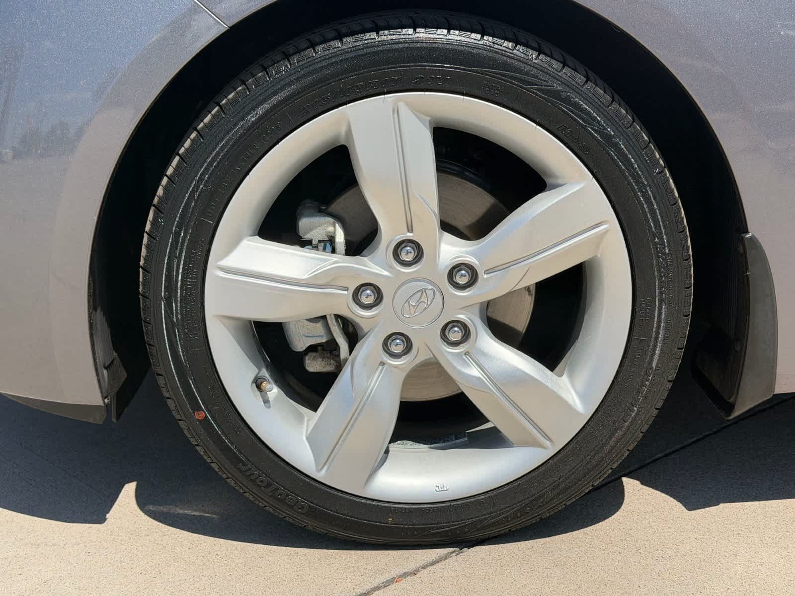 Used 2015 Hyundai Veloster FWD image 10