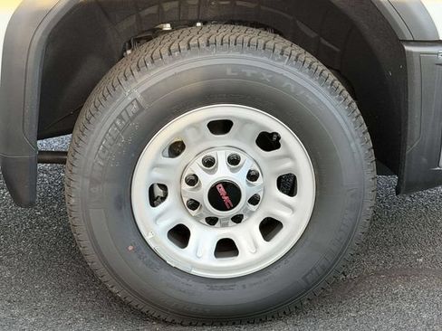 Used 2025 GMC Sierra 2500 Pro AWD/4WD image 5