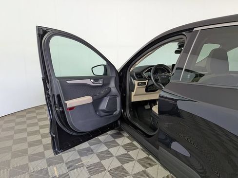 Used 2020 Ford Escape SE FWD image 12