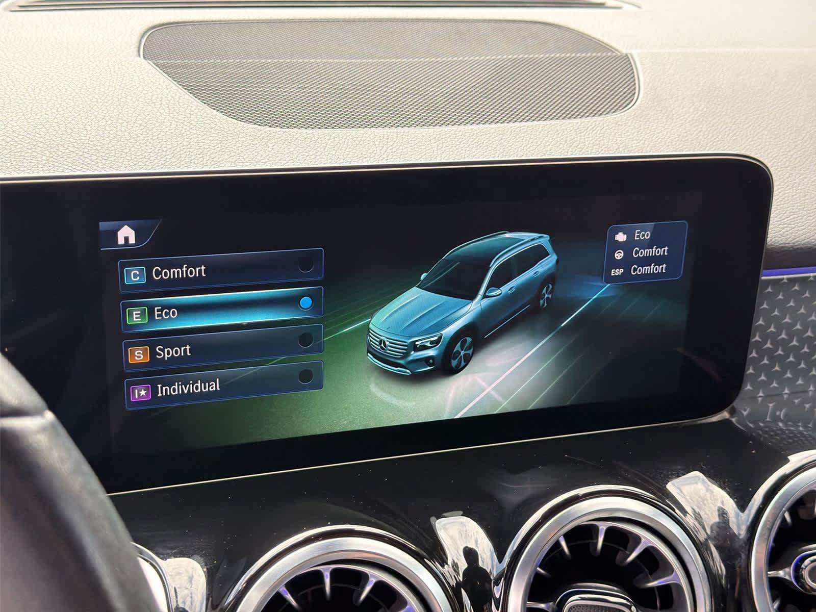Used 2024 Mercedes-Benz GLB 250 image 38