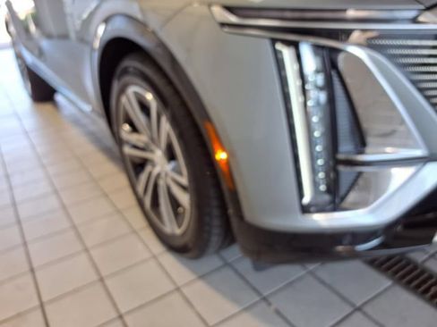 Used 2025 Cadillac Lyriq Luxury RWD image 25