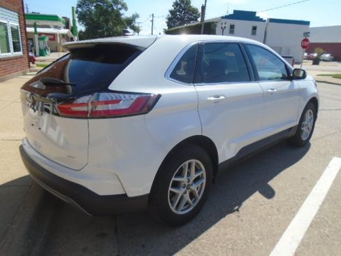 Used 2024 Ford Edge SEL w/ Convenience Package AWD/4WD image 9