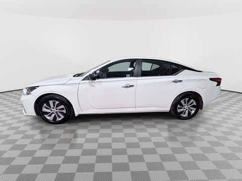 Used 2025 Nissan Altima 2.5 S FWD image 6