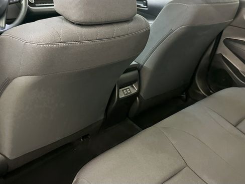 Used 2025 Toyota Corolla LE image 28