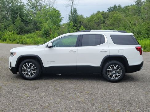 Used 2023 GMC Acadia SLT w/ Technology Package AWD/4WD image 8