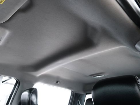 Used 2018 Ford F250 Lariat w/ Chrome Package image 34