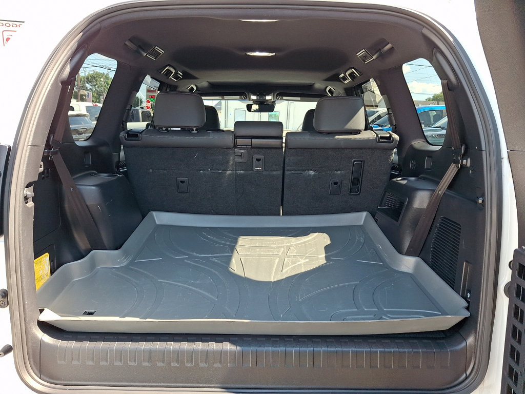 Used 2022 Lexus GX 460 w/ Black Line Special Edition AWD/4WD image 16