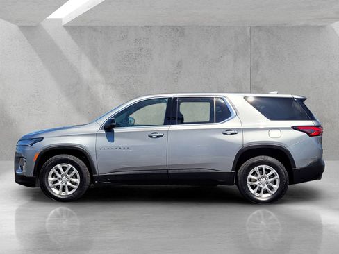 Used 2023 Chevrolet Traverse LS image 7